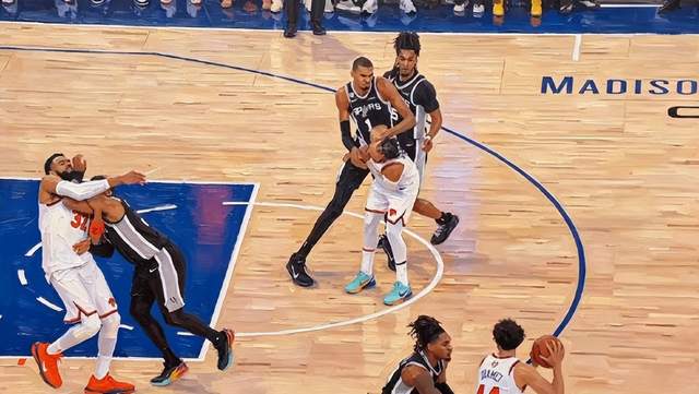 同样是NBA传奇巨星，为何科比营销害人，詹姆斯营销却无害？