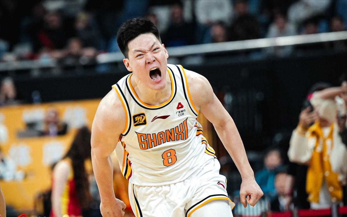 尼克斯球星的双胞胎接管发布会，萌娃抢尽风头