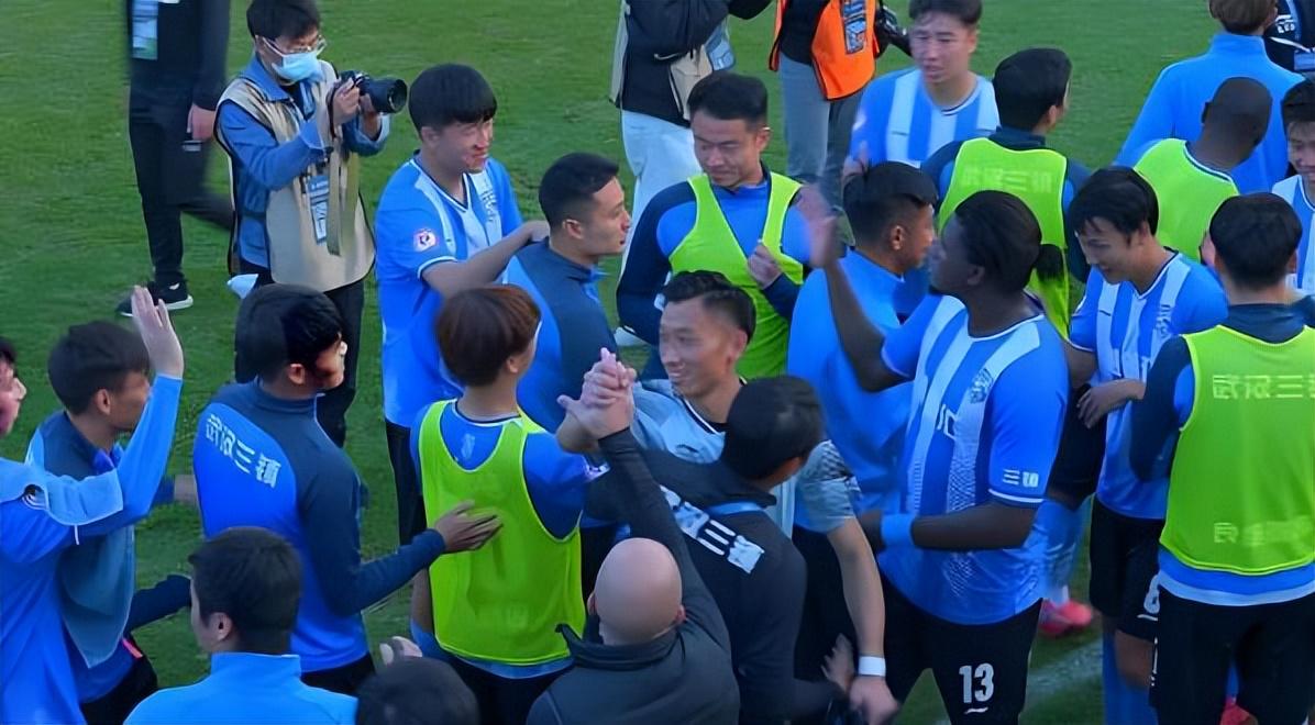 邓弗里斯直面皇马转会传闻 坚守本心表态忠于国米